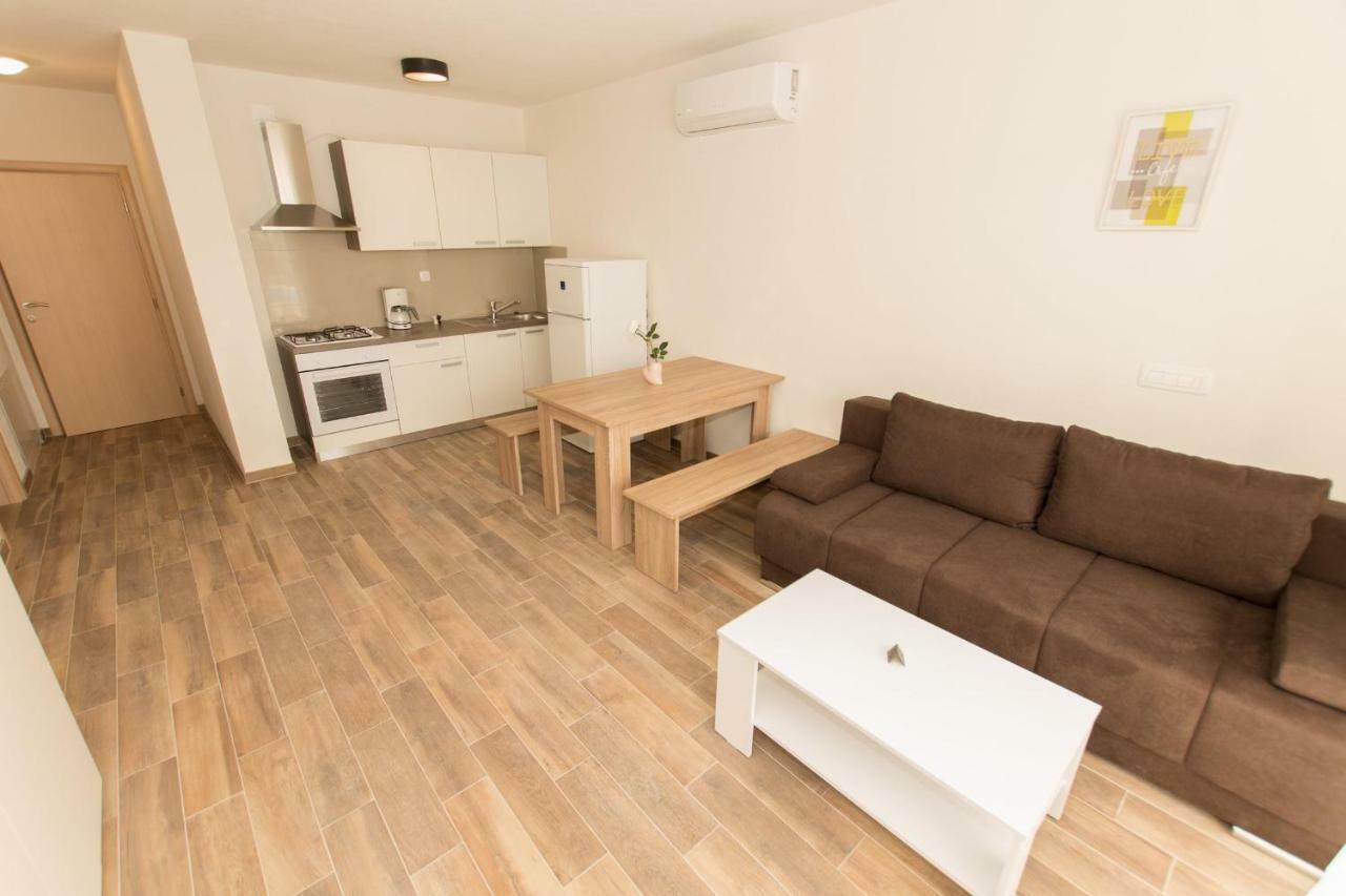 Apartments Matanovi Dvori Makarska Luaran gambar