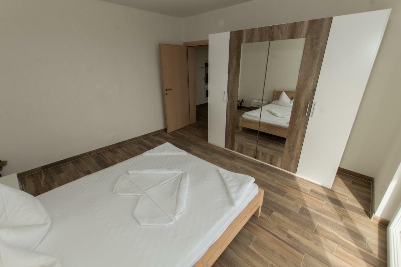 Apartments Matanovi Dvori Makarska Luaran gambar