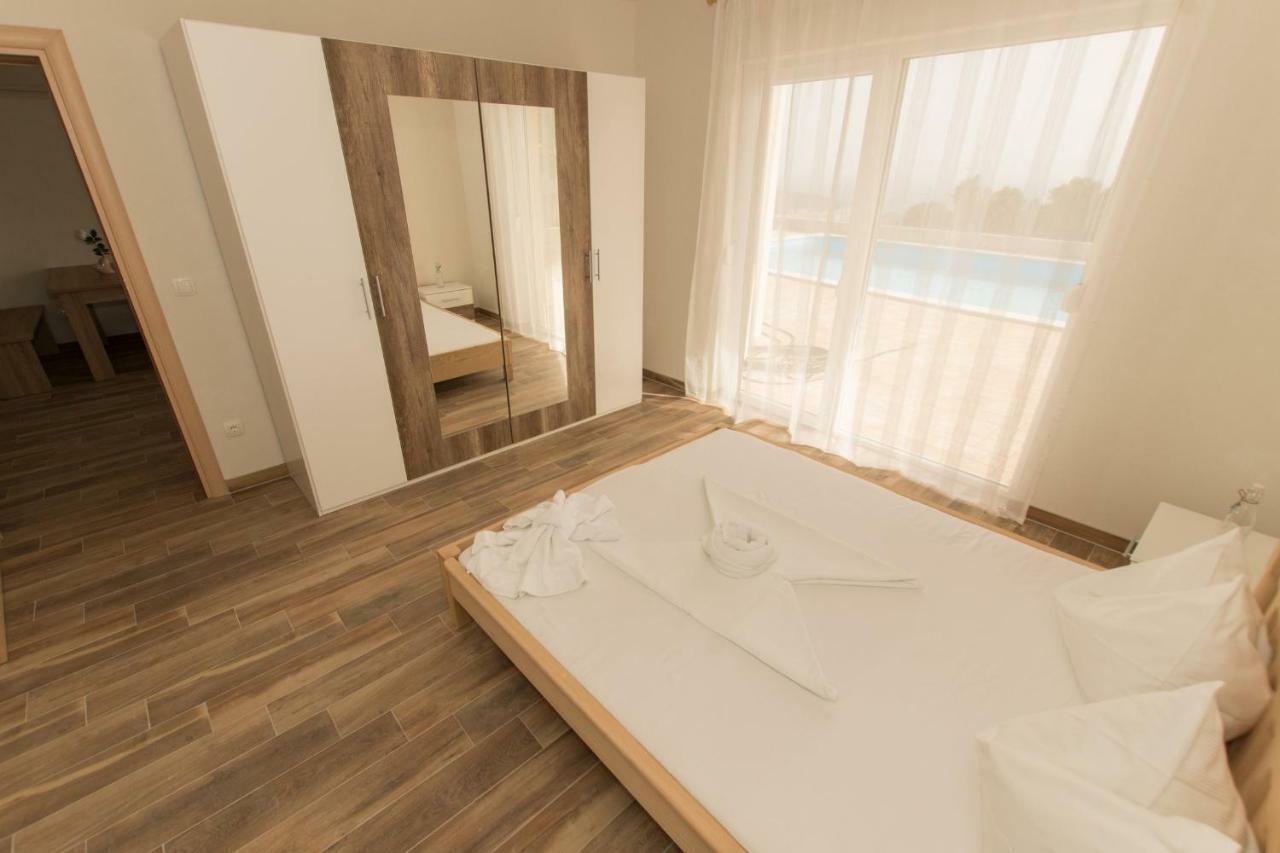 Apartments Matanovi Dvori Makarska Luaran gambar