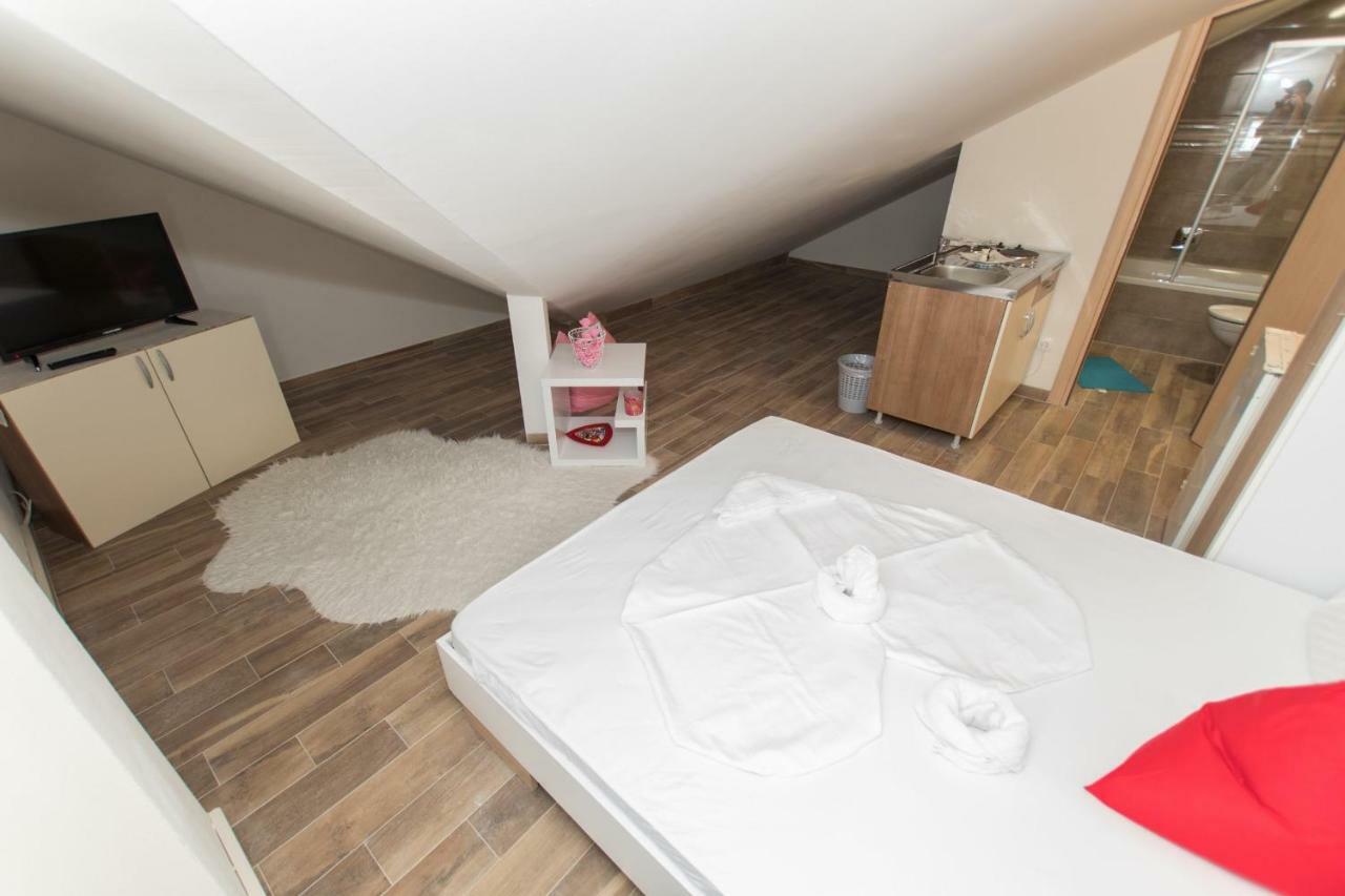 Apartments Matanovi Dvori Makarska Luaran gambar